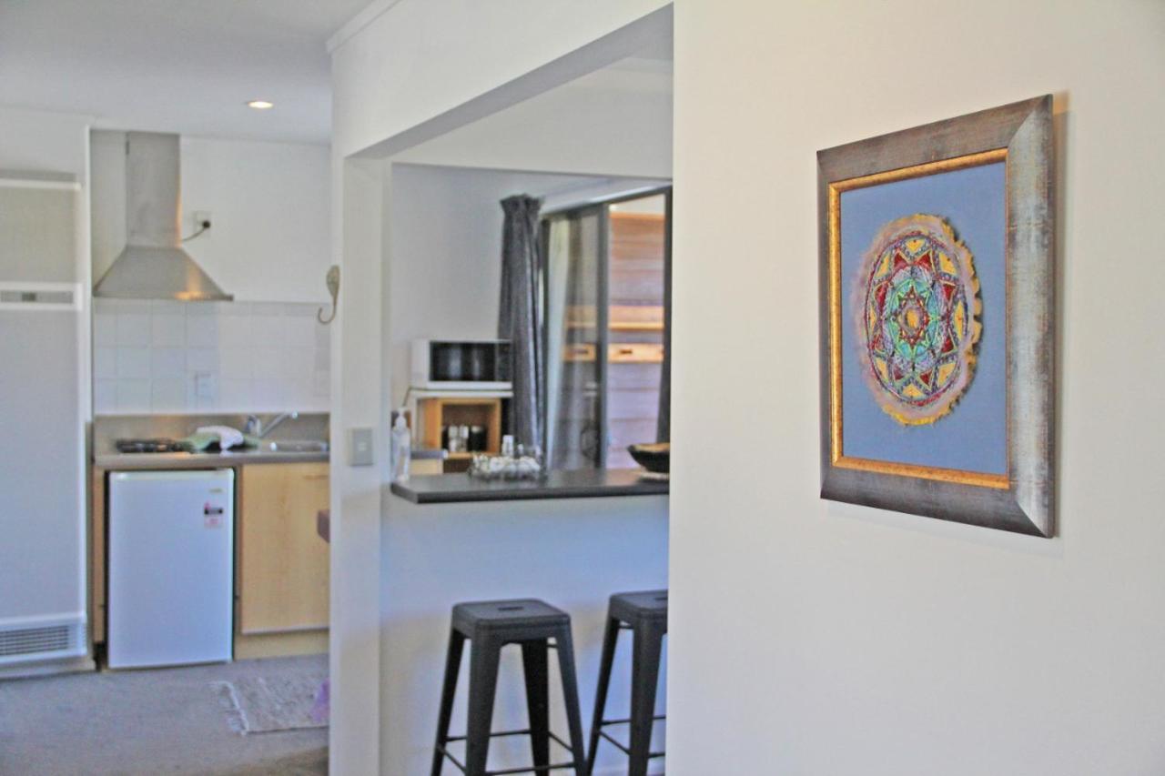 האנמר ספרינגס Stash Palace Holiday Apartment מראה חיצוני תמונה